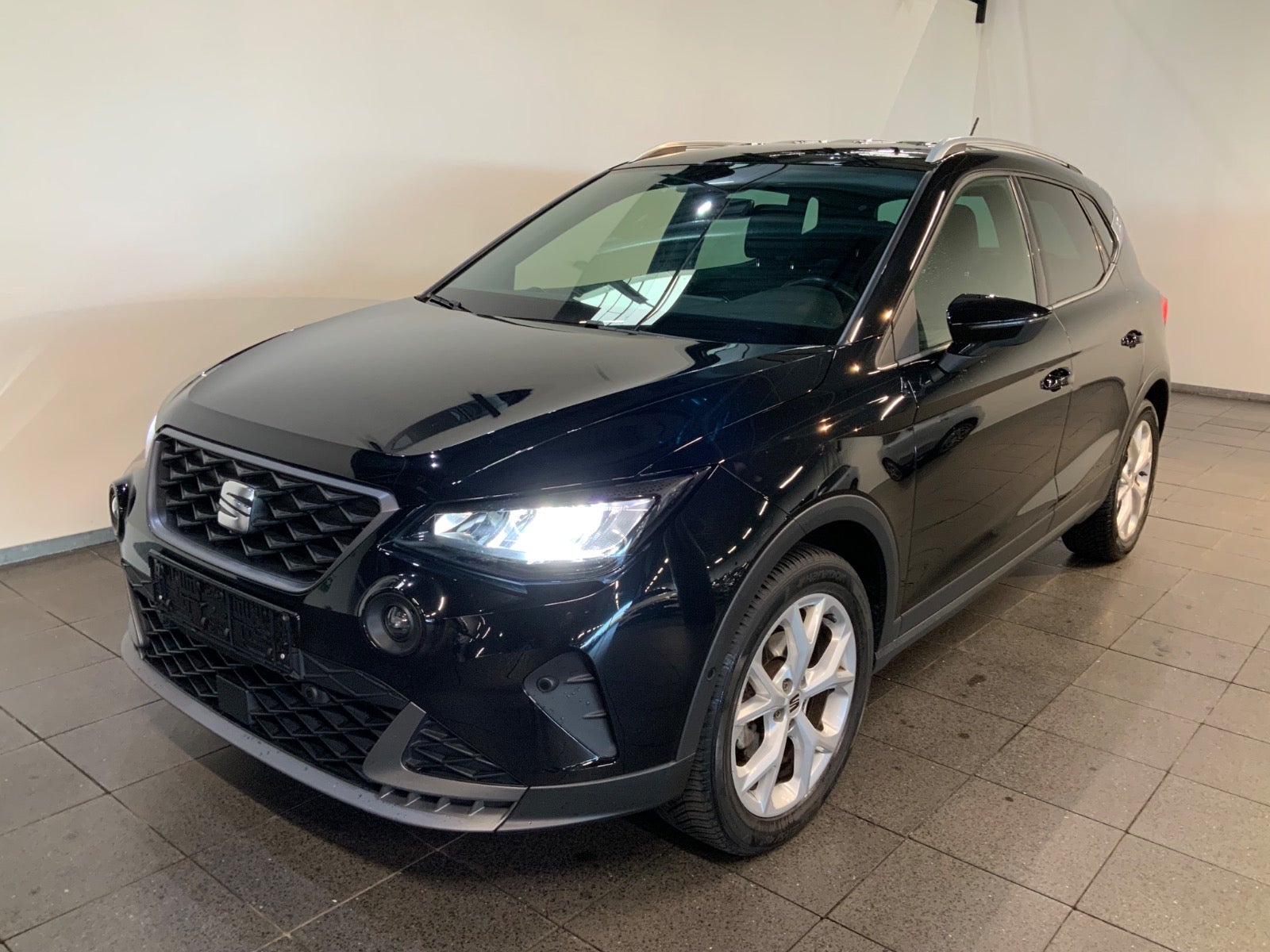 Seat Arona (1/8)