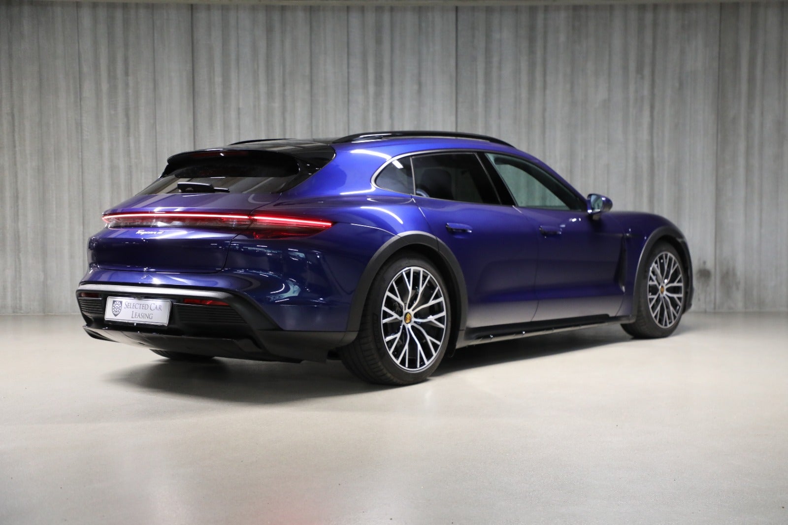 Porsche Taycan 4 Performance+ Cross Turismo