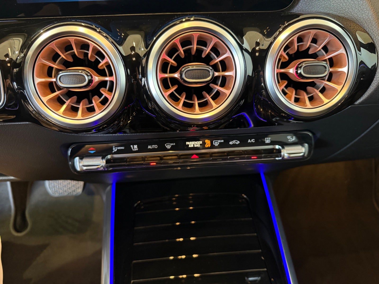 Mercedes EQA250 Electric Art