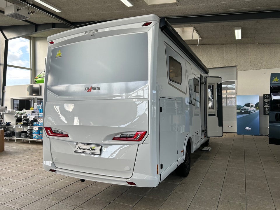 Mercedes Frankia, Billede 4