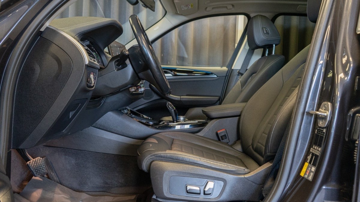 Billede af BMW iX3  Charged