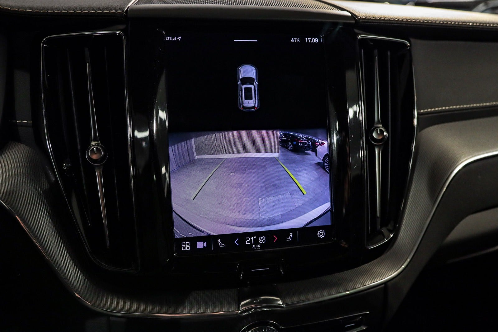 Billede af Volvo XC60 2,0 B4 197 R-Design aut.