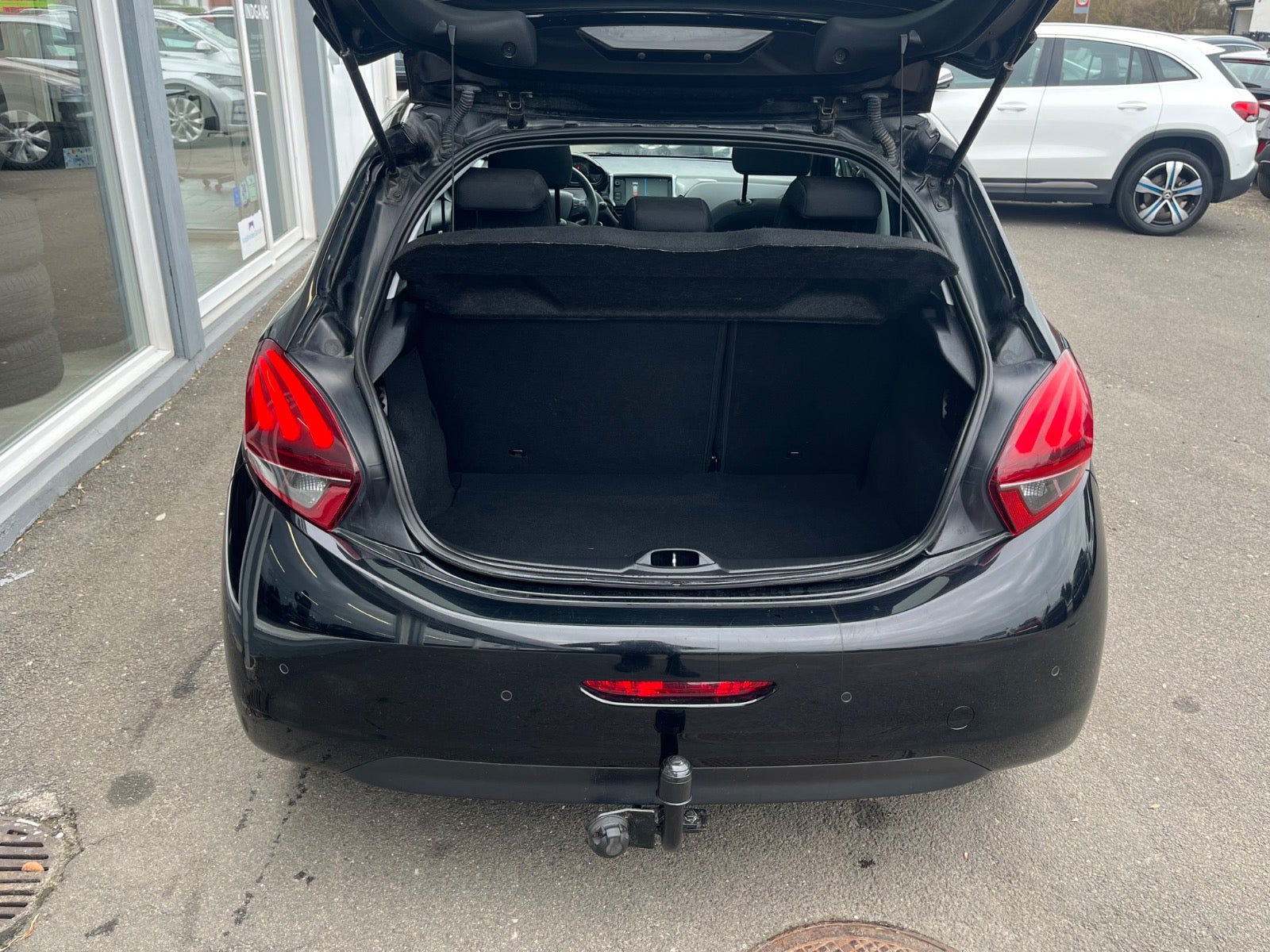 Billede af Peugeot 208 1,5 BlueHDi 100 Allure Sky