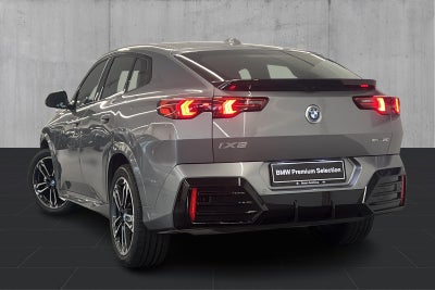 BMW iX2 eDrive20 M-Sport - 2