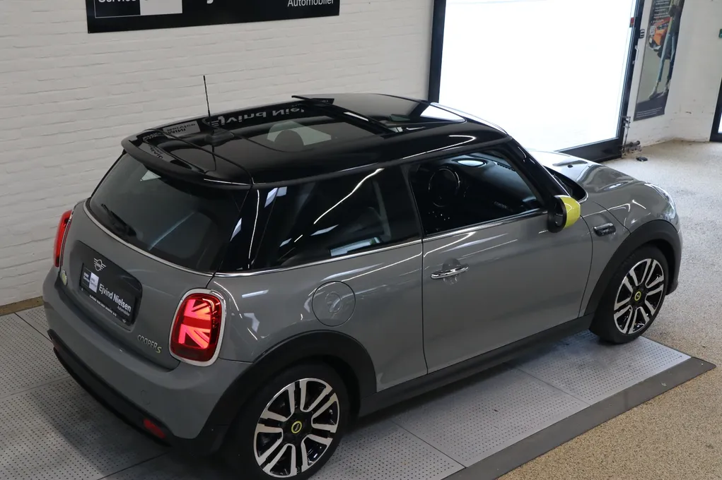 MINI Cooper SE Camden Edition