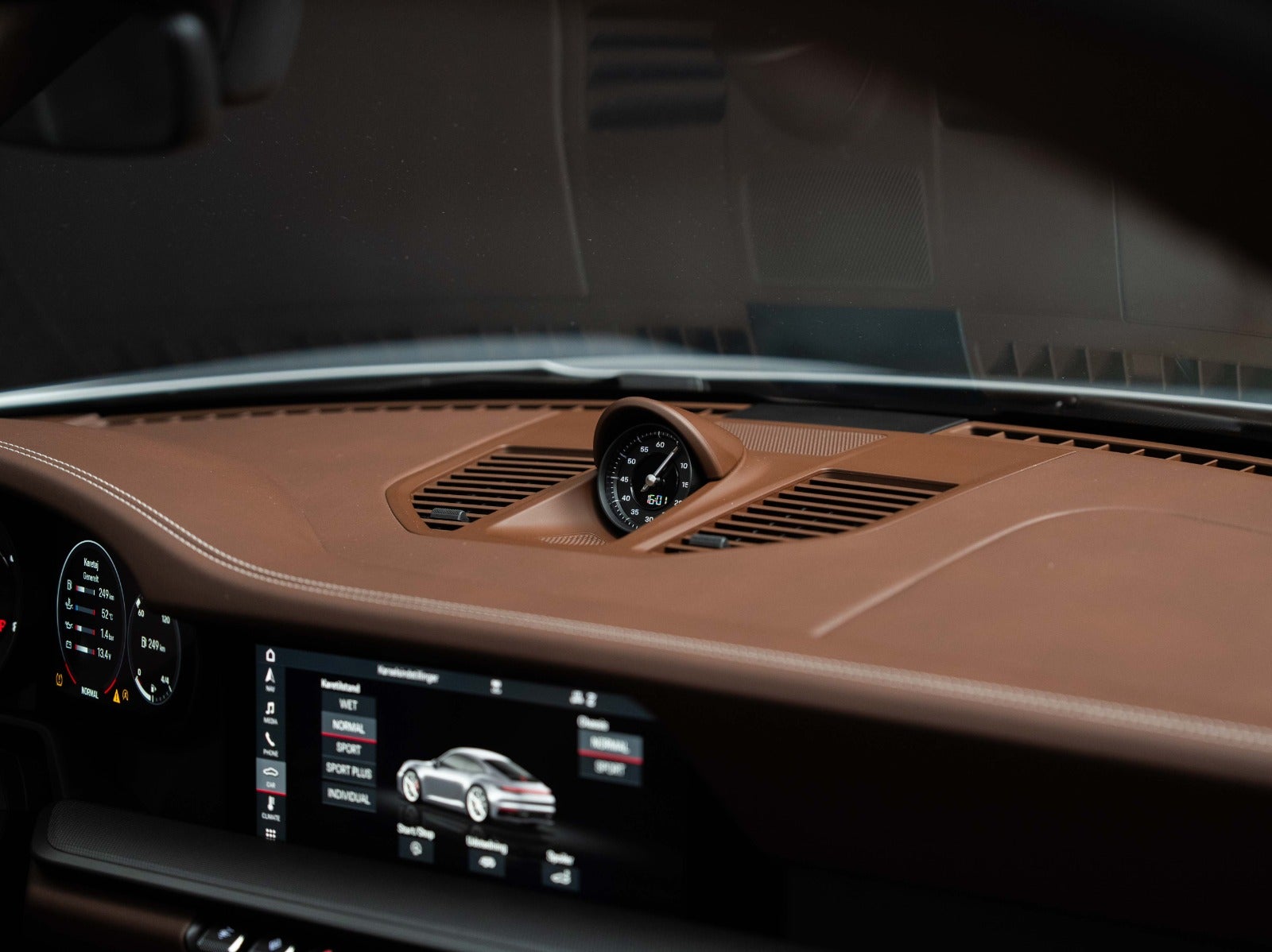 Gallery image 18 of 18