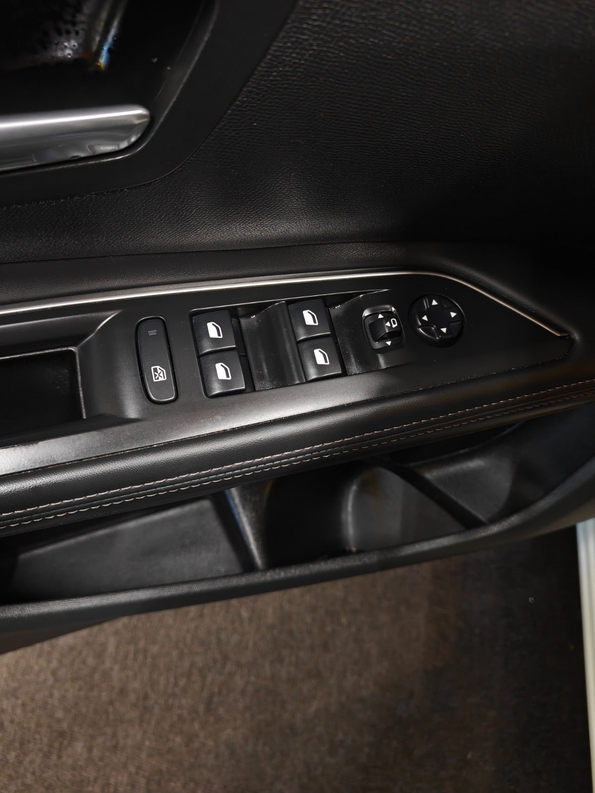 Billede af Peugeot 5008 1,2 e-THP 130 Allure 7prs