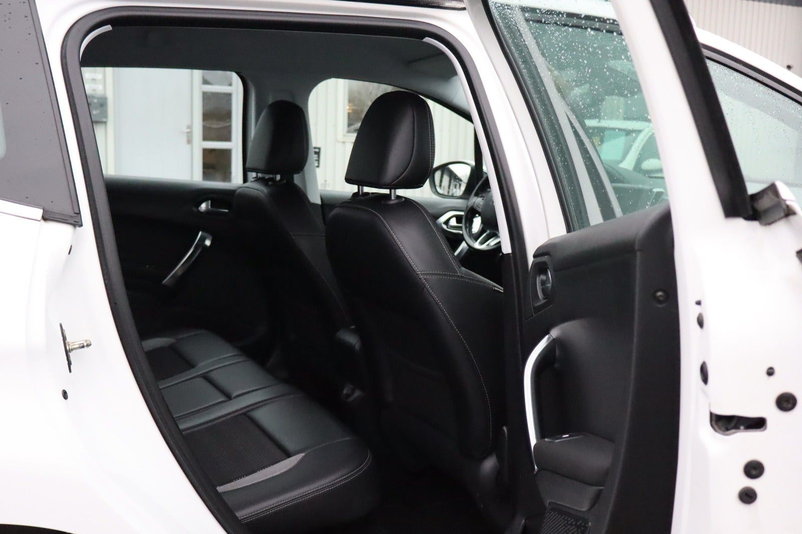 Billede af Peugeot 2008 1,2 VTi 82 Allure