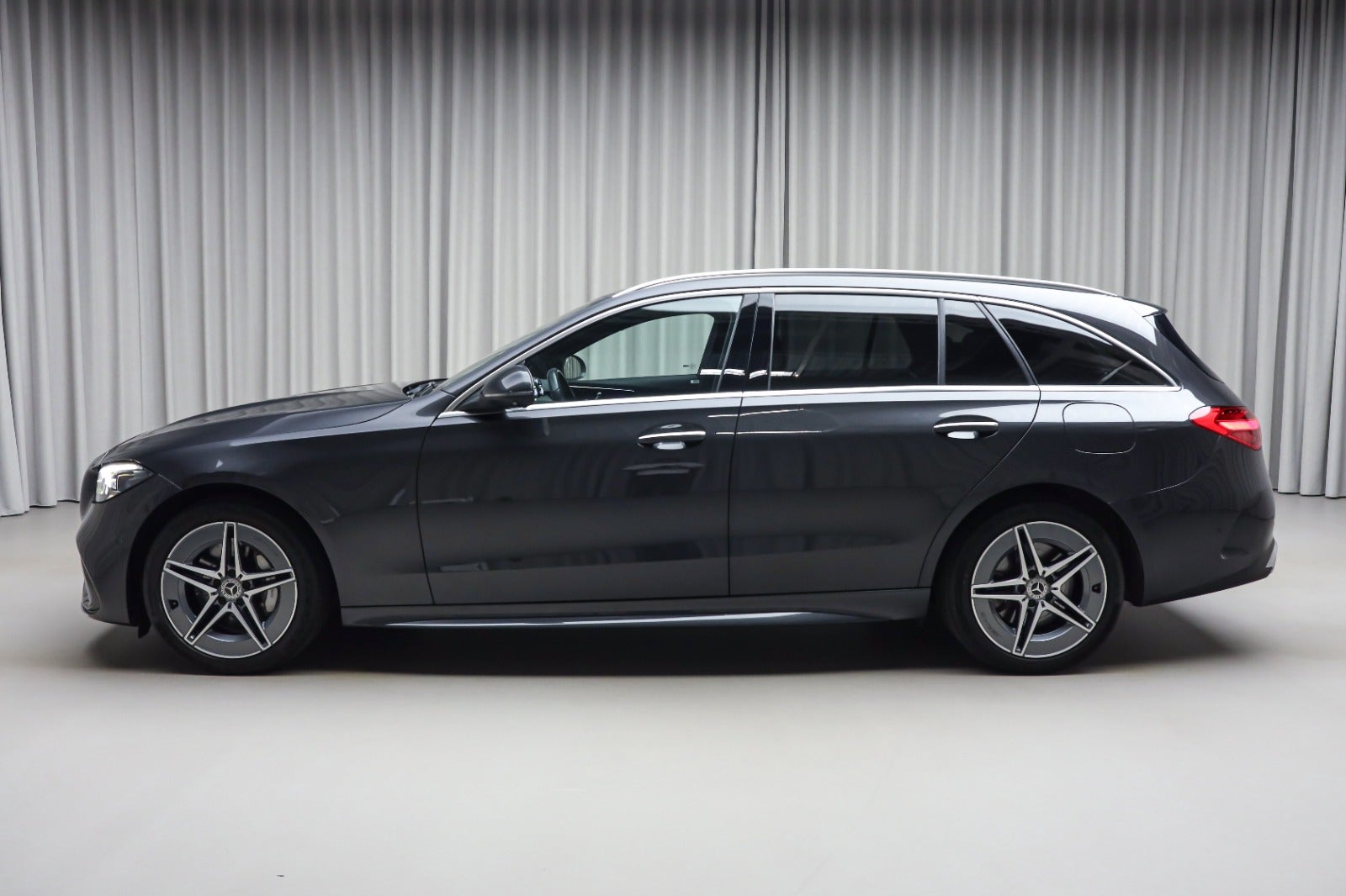 Mercedes-Benz C 300 e (6/8)
