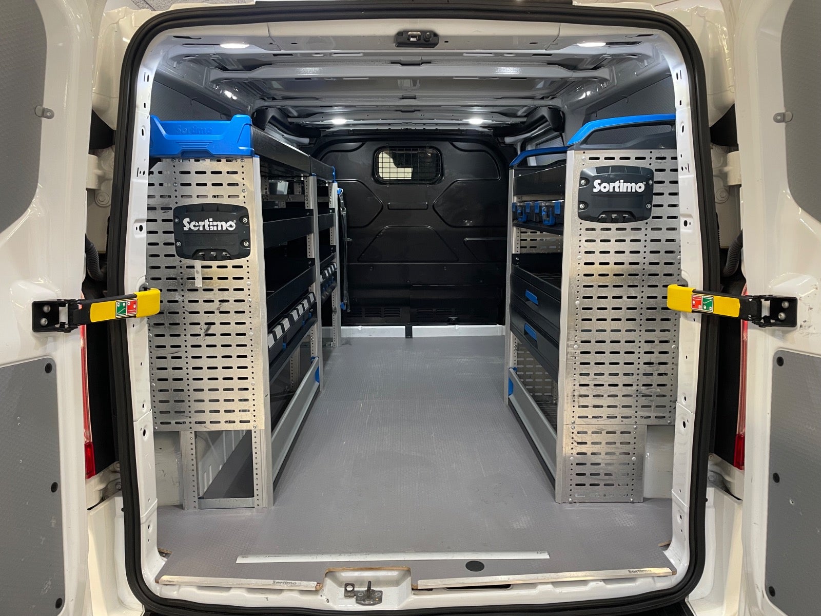 Billede af Ford Transit Custom 300L 2,0 TDCi 130 Trend aut.