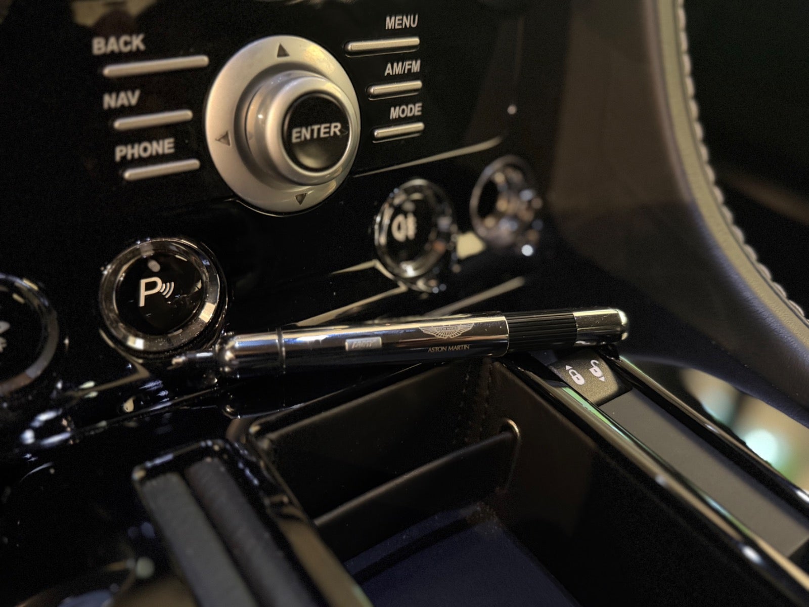 Aston Martin – V8 Vantage S