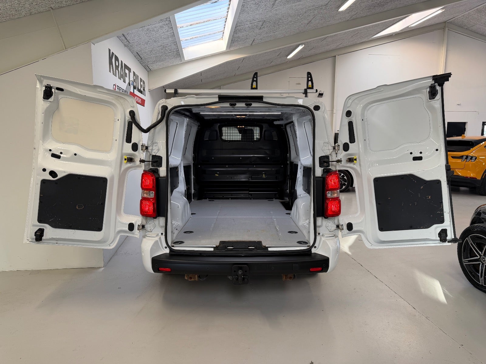 Billede af Citroën Jumpy 2,0 BlueHDi 180 L3 MasterLine EAT8