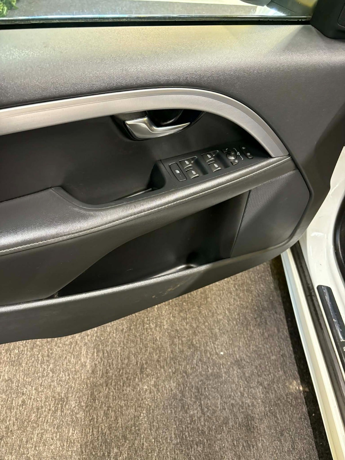 Billede af Volvo V70 2,0 T4 190 Momentum aut.