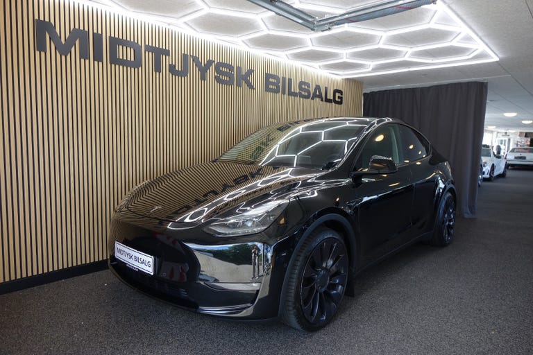 Tesla Model Y Performance AWD