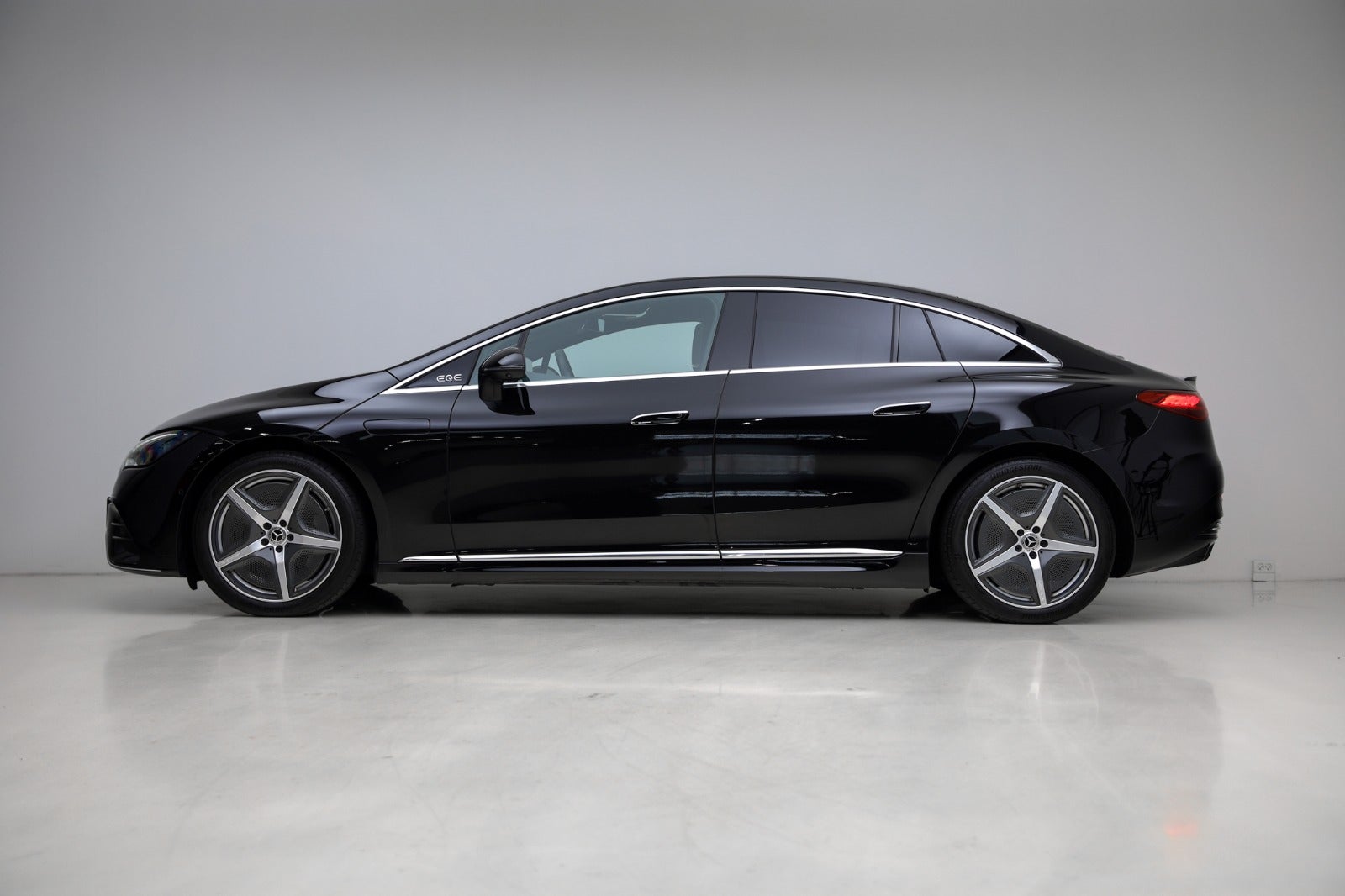 Mercedes-Benz EQE350 AMG Line