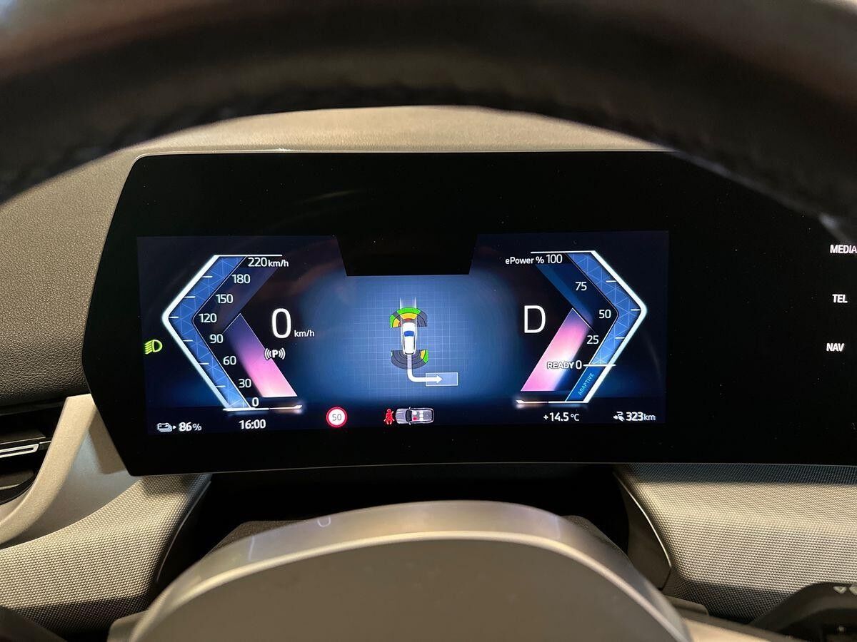 BMW iX1 xDrive30 billede 15