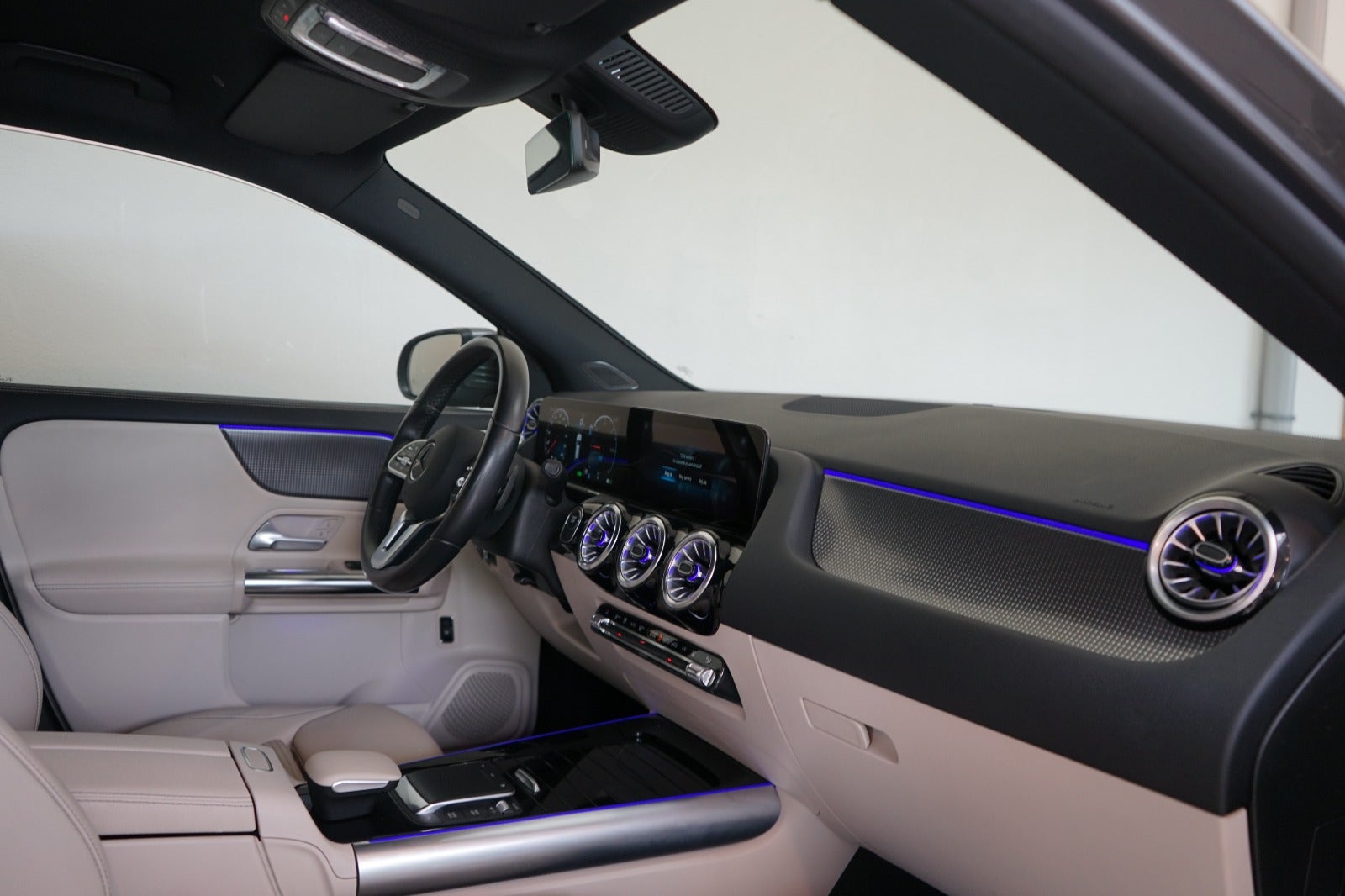 Mercedes EQA250
