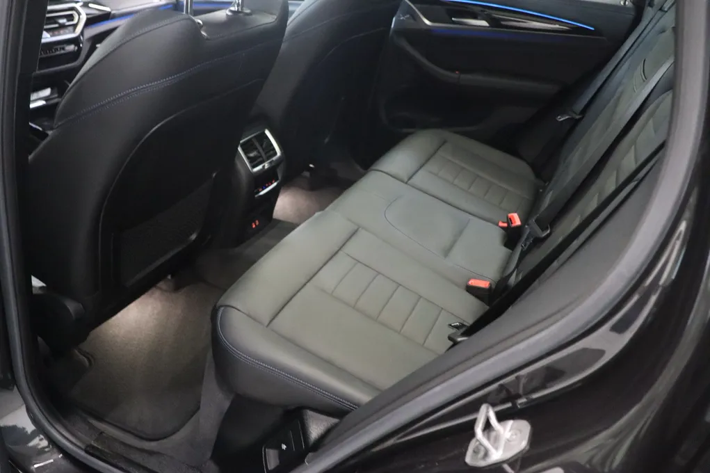 BMW iX3 Charged Plus M-Sport