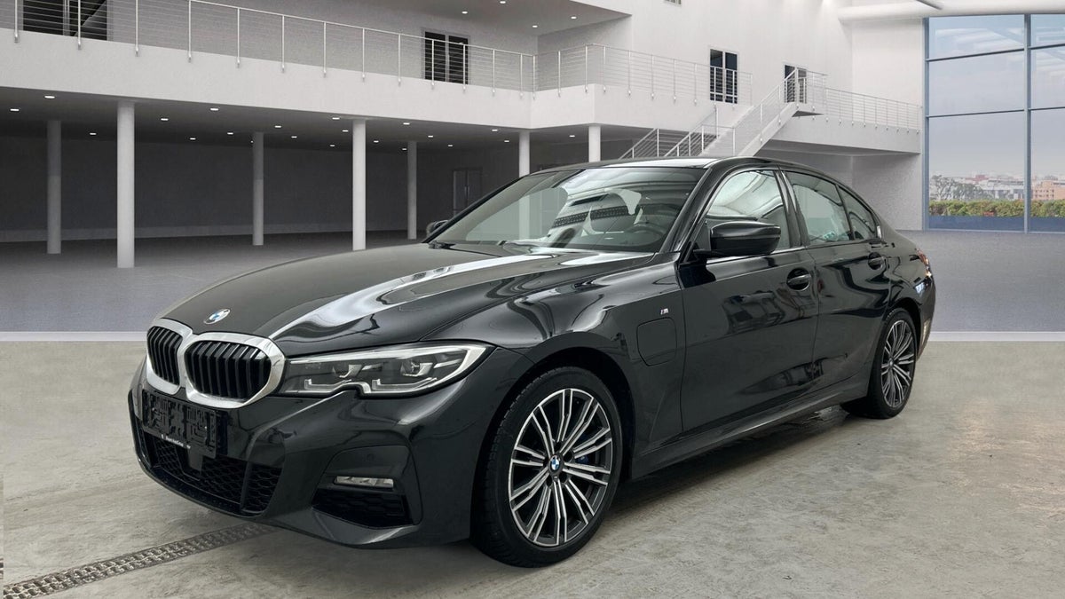 BMW 330e M-Sport aut. billede 1