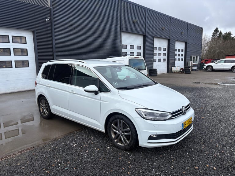 VW Touran TDi 190 Highline DSG Van