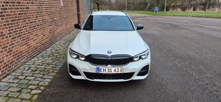 BMW 330e Touring M-Sport aut.
