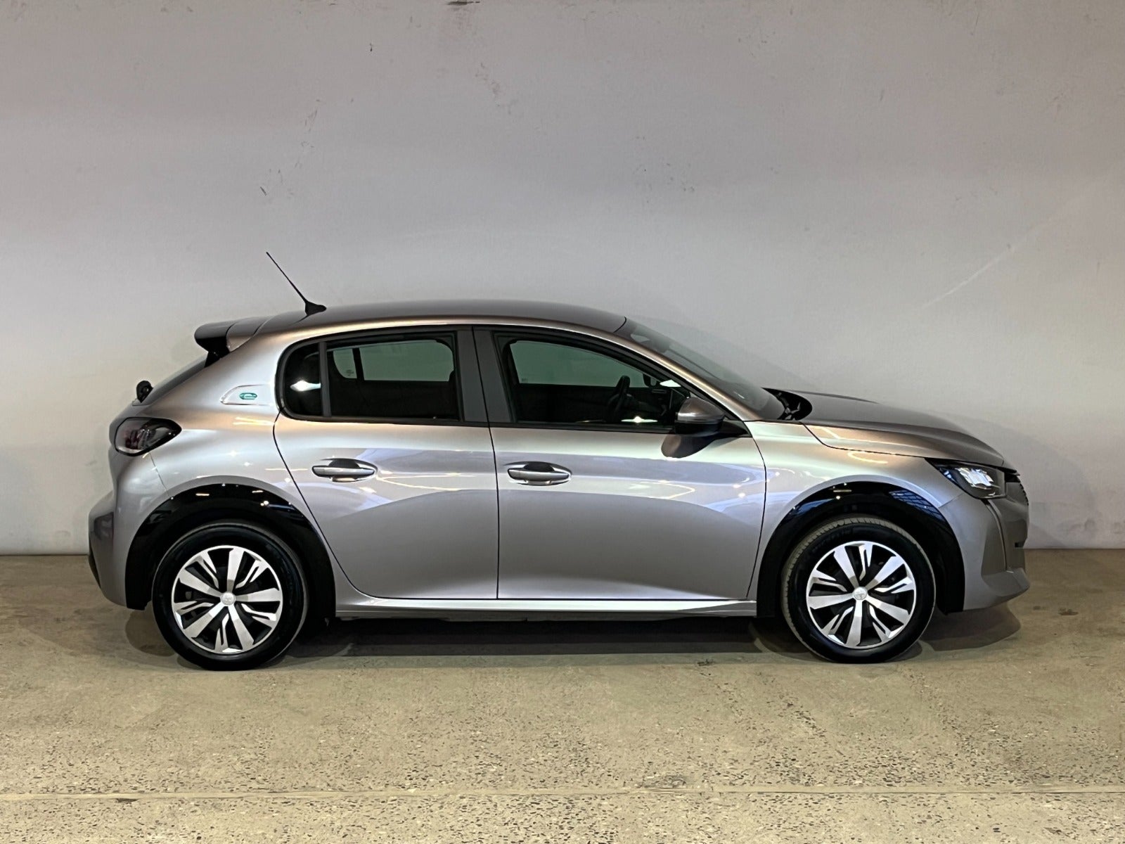 Peugeot e-208 Active