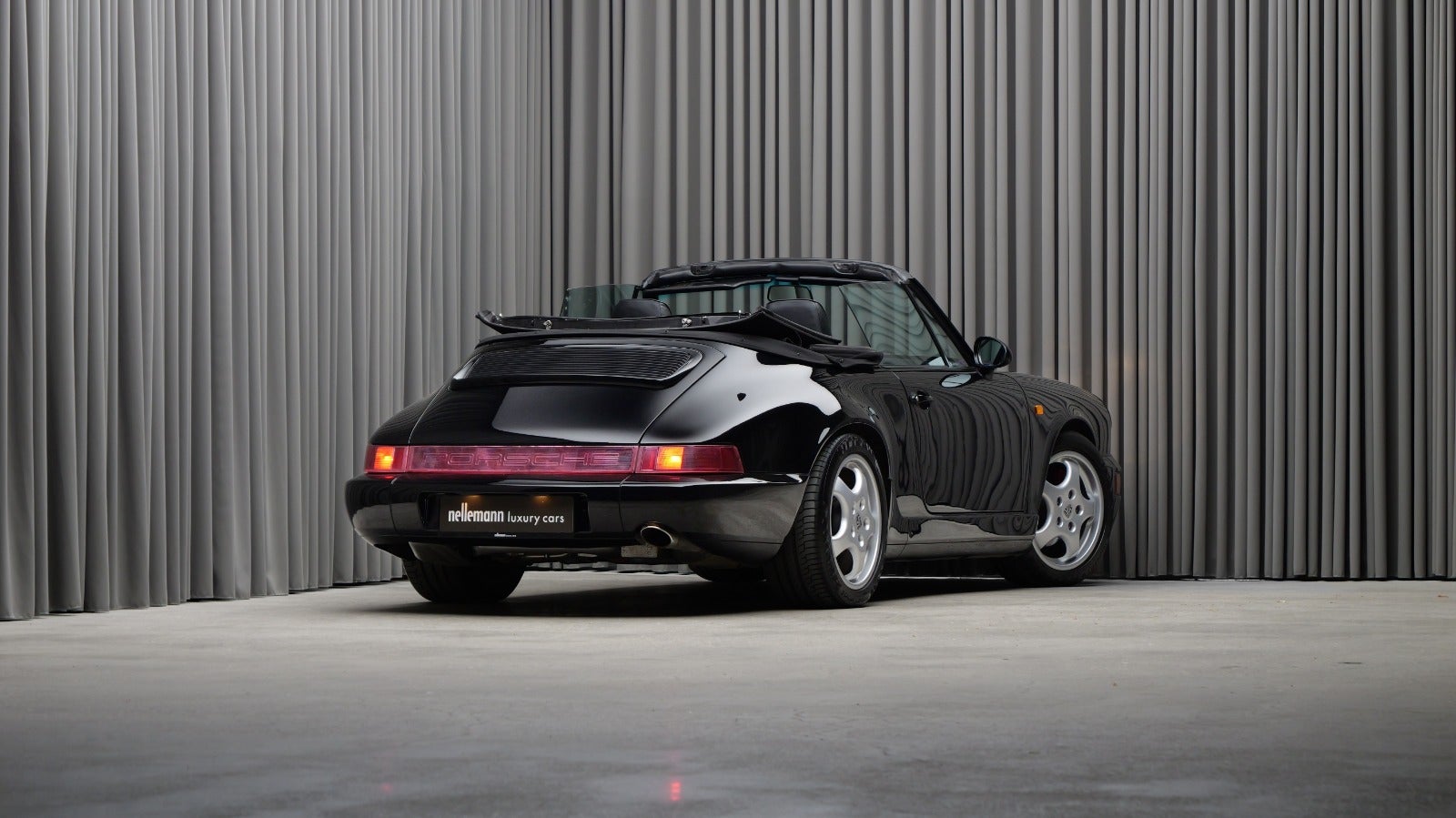 Porsche 911 Carrera 2 Cabriolet