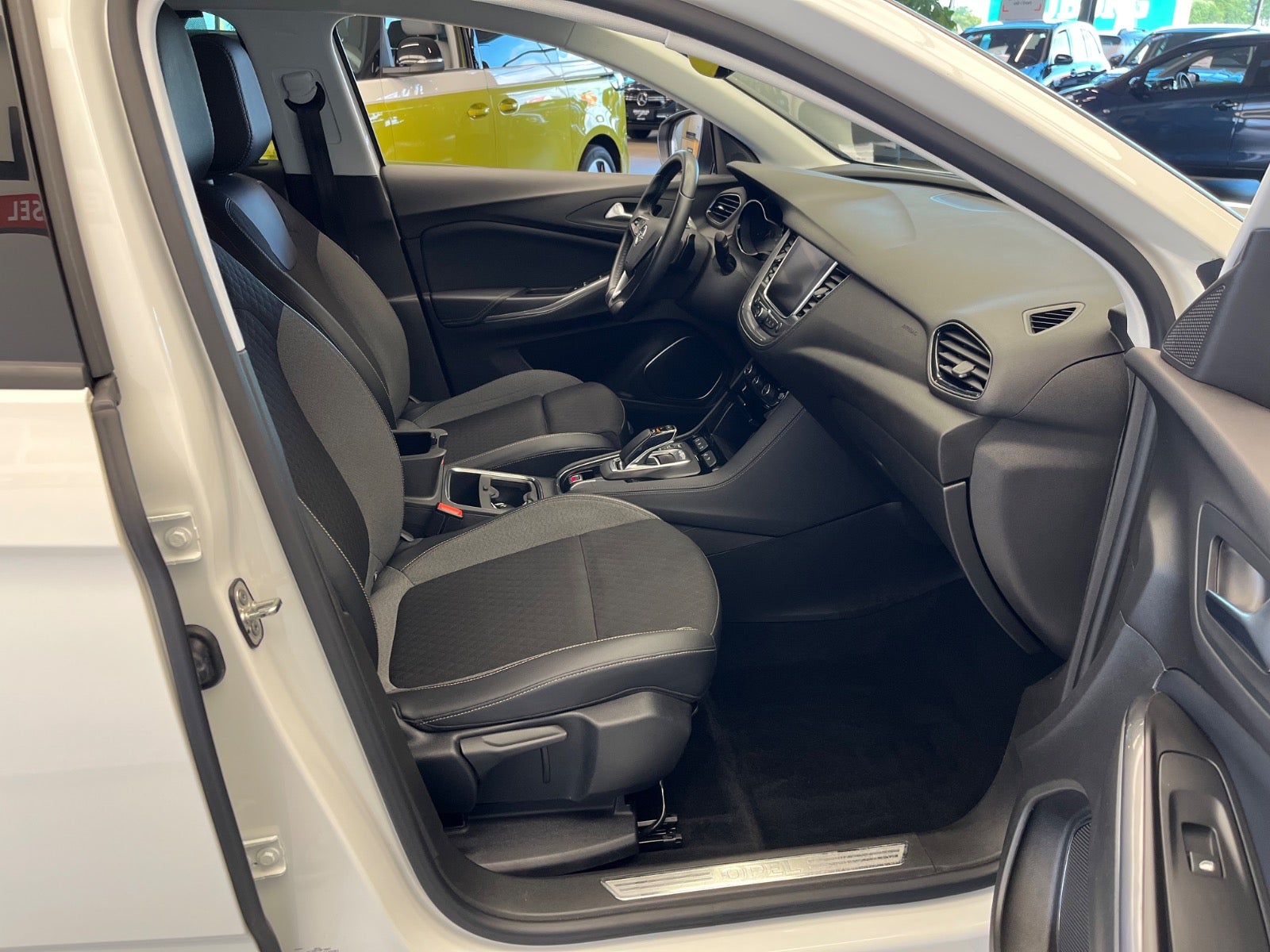 Billede af Opel Grandland X 1,6 Hybrid Innovation aut.