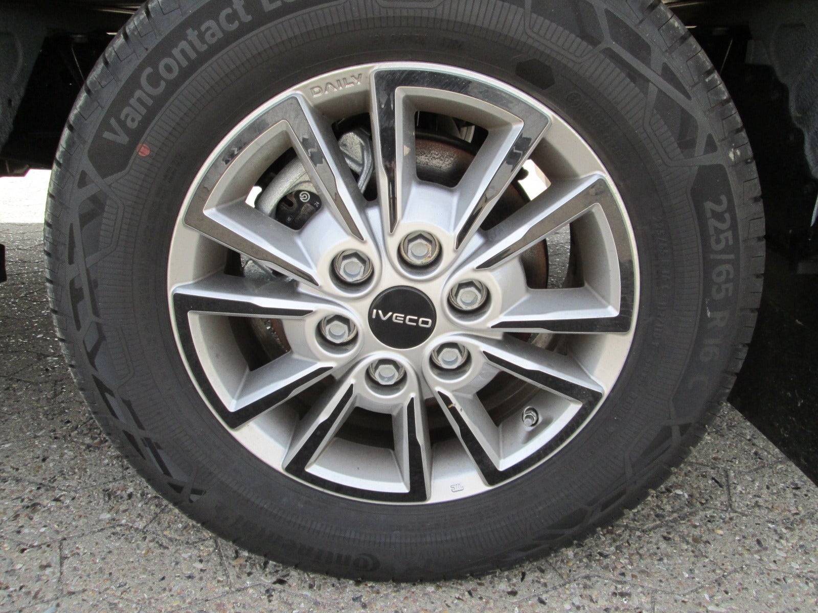 Billede af Iveco Daily 3,0 35S18 12m³ Van AG8