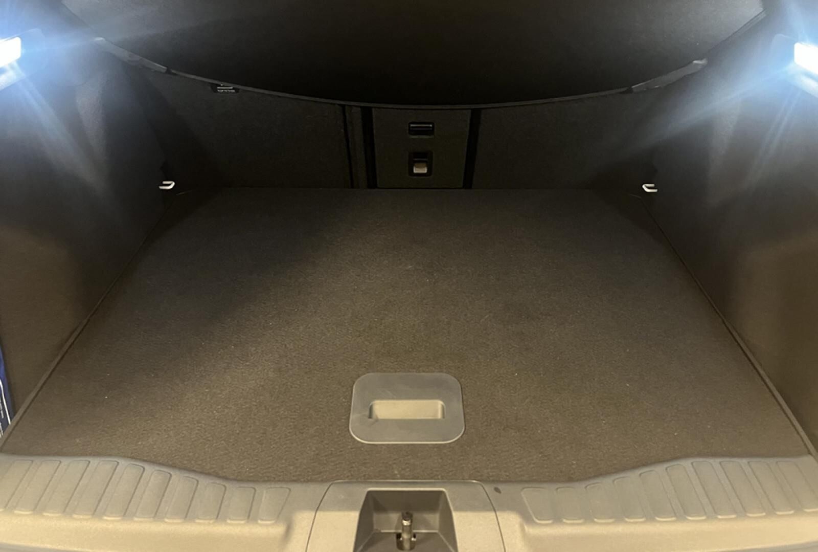 Ford Explorer Select Extended Range