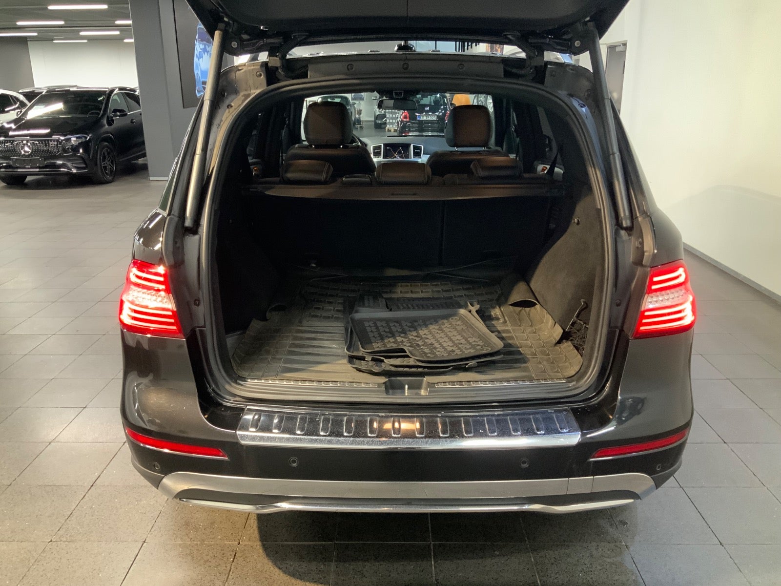Mercedes-Benz ML 350 (6/8)