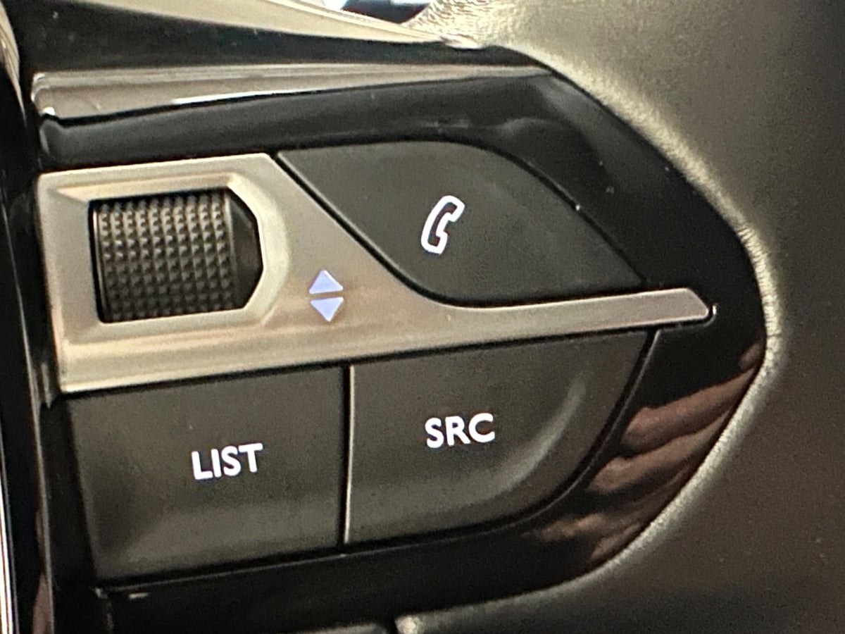 Peugeot 3008 Hybrid Allure Limited EAT8 Peugeot 3008 Hybrid Allure Limited EAT8