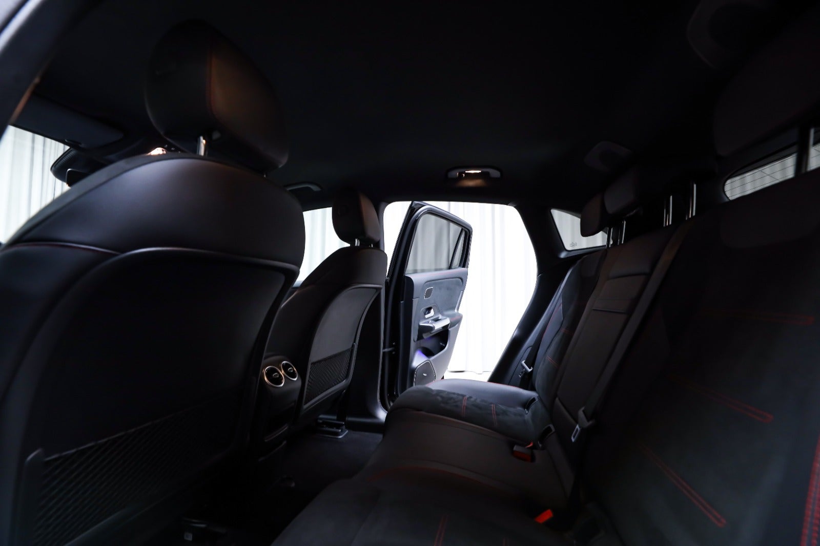 Mercedes-Benz EQA 250+ (5/8)