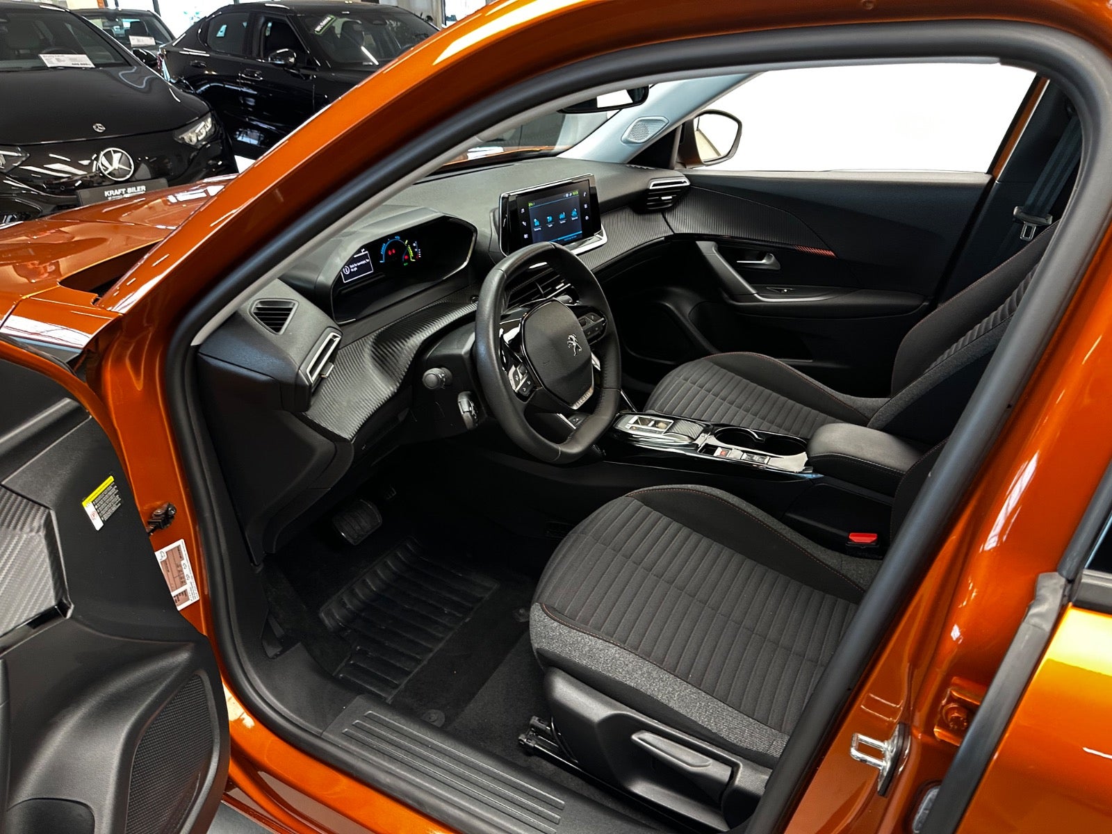 Billede af Peugeot e-2008 50 Active Pack