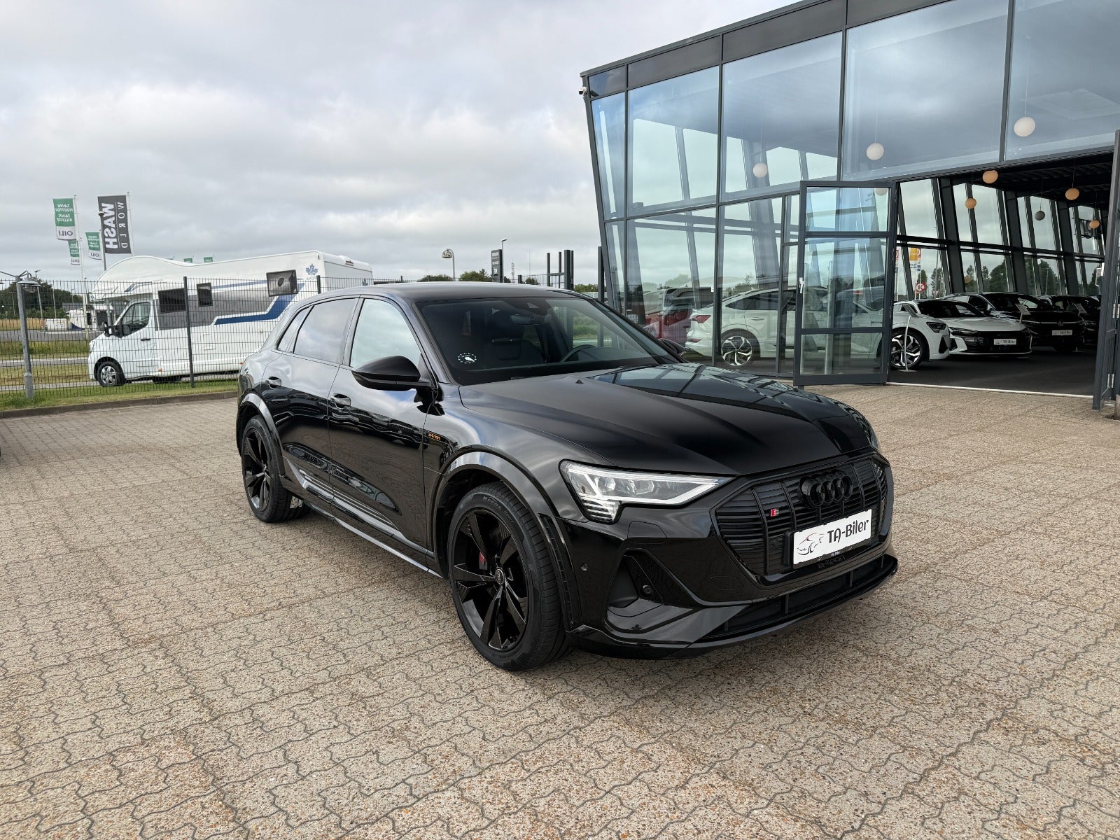Audi e-tron S quattro
