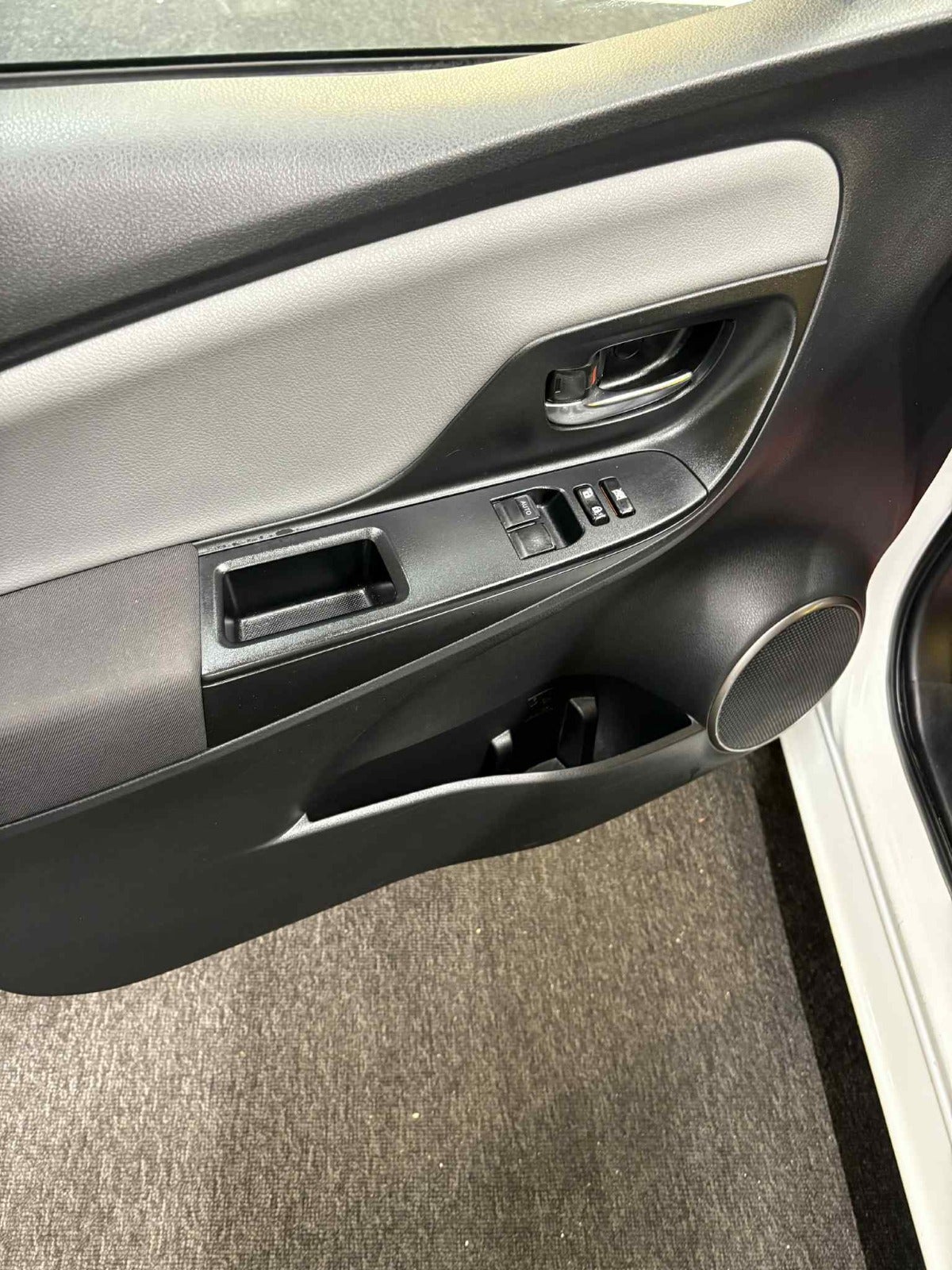 Billede af Toyota Yaris 1,0 VVT-i T2