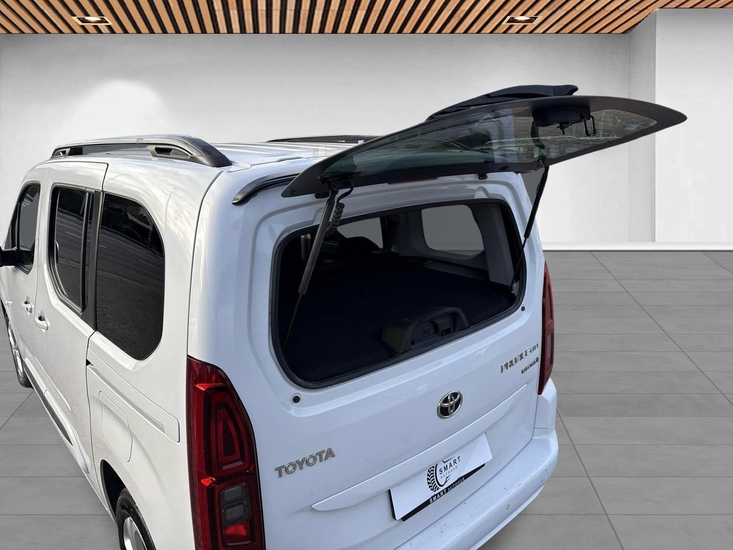 Billede af Toyota ProAce City Verso 50 Medium Family