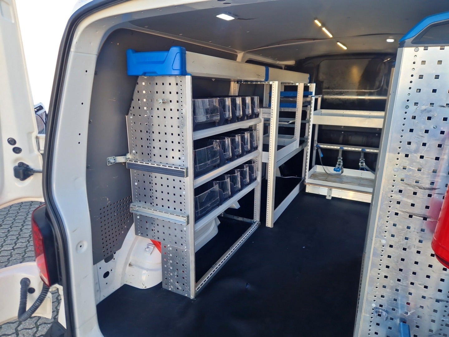 Billede af VW Transporter 2,0 TDi 110 Kassevogn lang