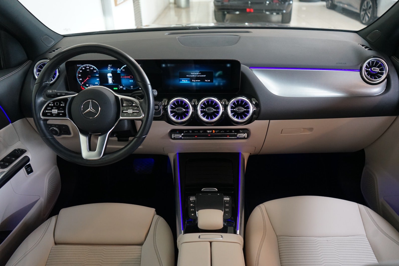 Mercedes EQA250