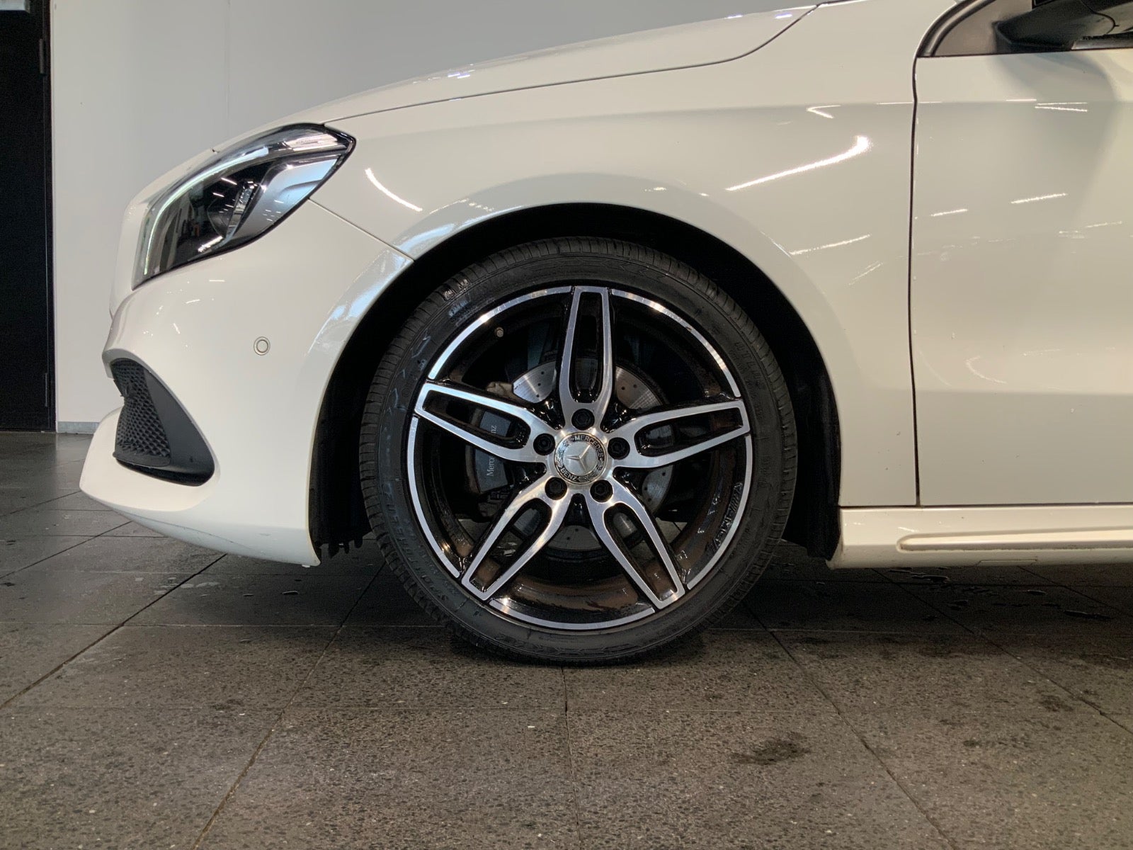 Mercedes-Benz A 200 (4/8)