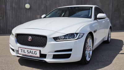 Jaguar XE 2,0 D180 Pure aut. 4d