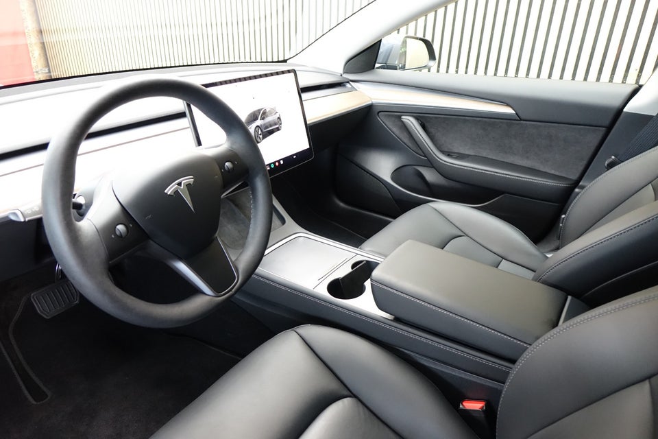 Tesla Model 3, Billede 3