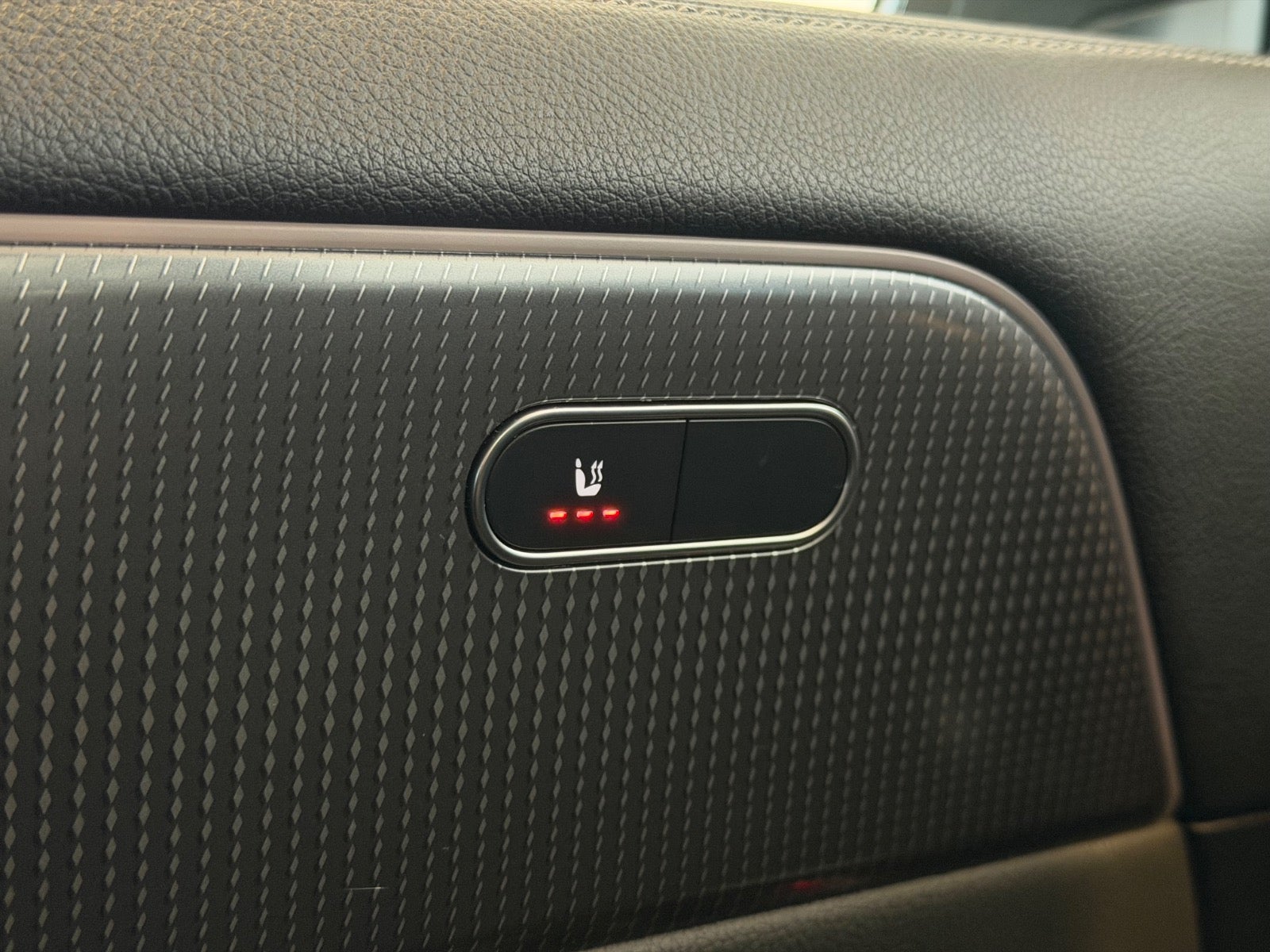 Mercedes EQA250 Electric Art