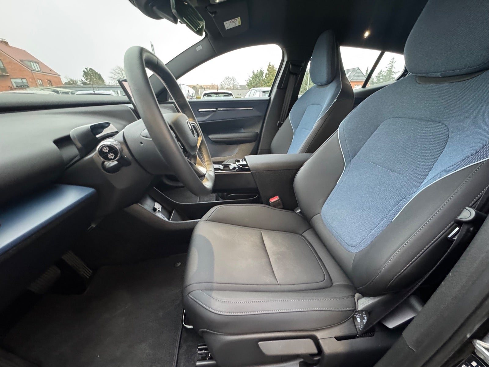 Billede af Volvo EX30  Standard Range Core