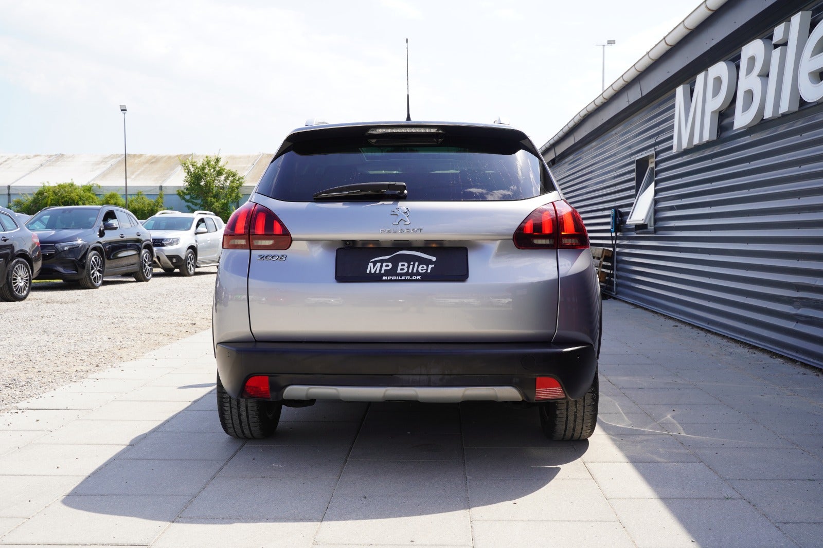 Billede af Peugeot 2008 1,6 BlueHDi 100 Allure Sky