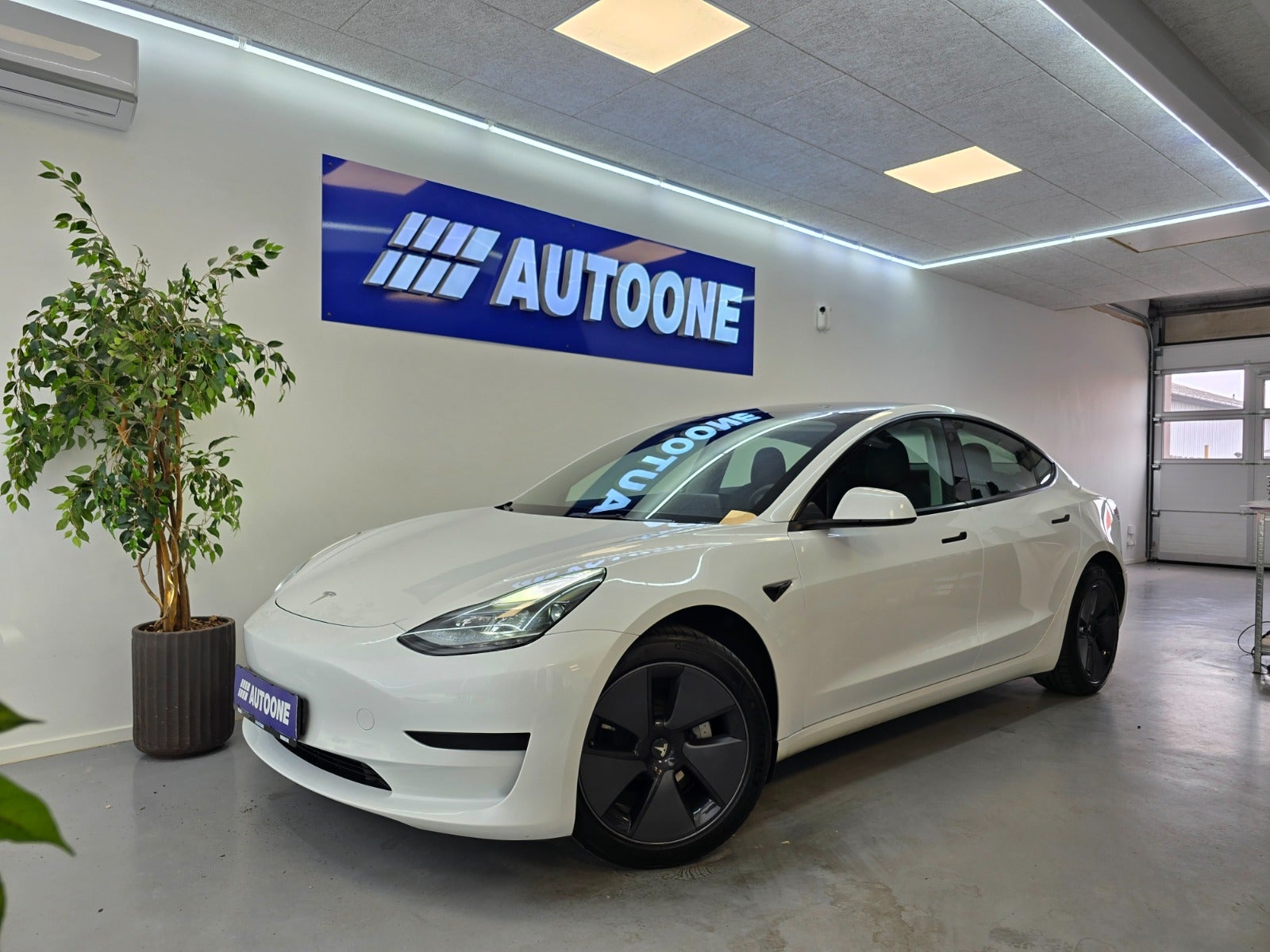 Billede af Tesla Model 3 RWD