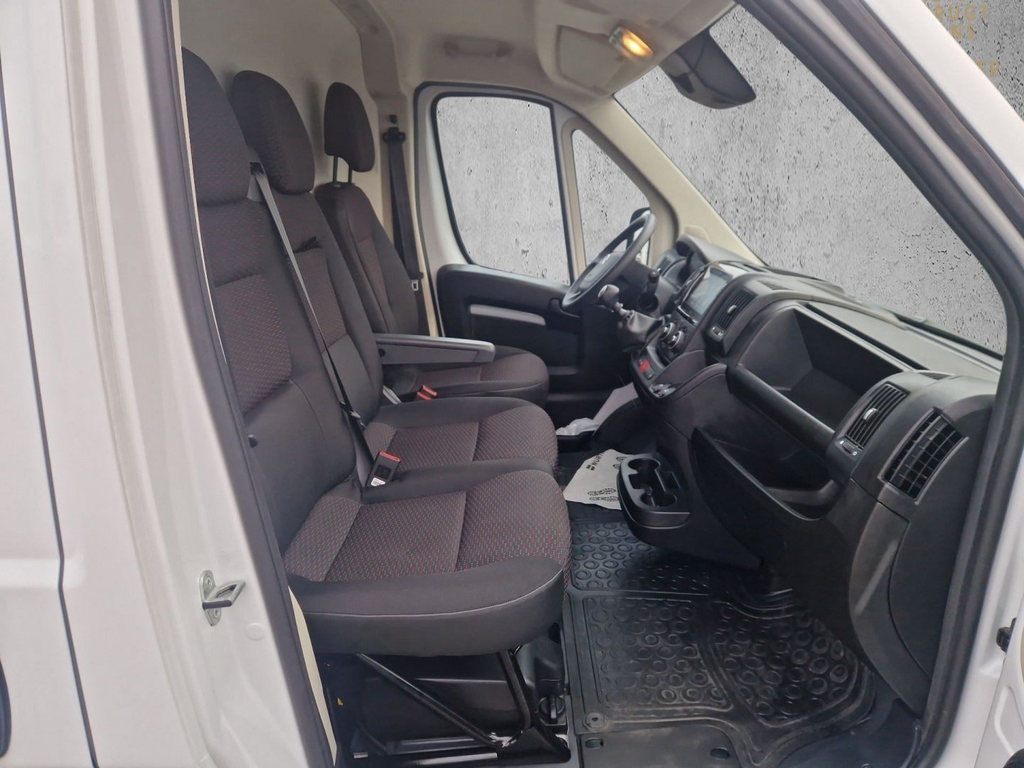 Billede af Citroën Jumper 33 2,2 BlueHDi 140 L3H2 MasterLine