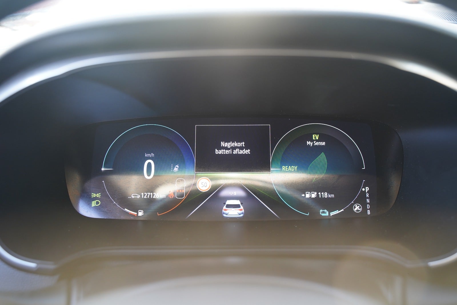 Billede af Renault Megane IV 1,6 E-Tech Intens Sport Tourer