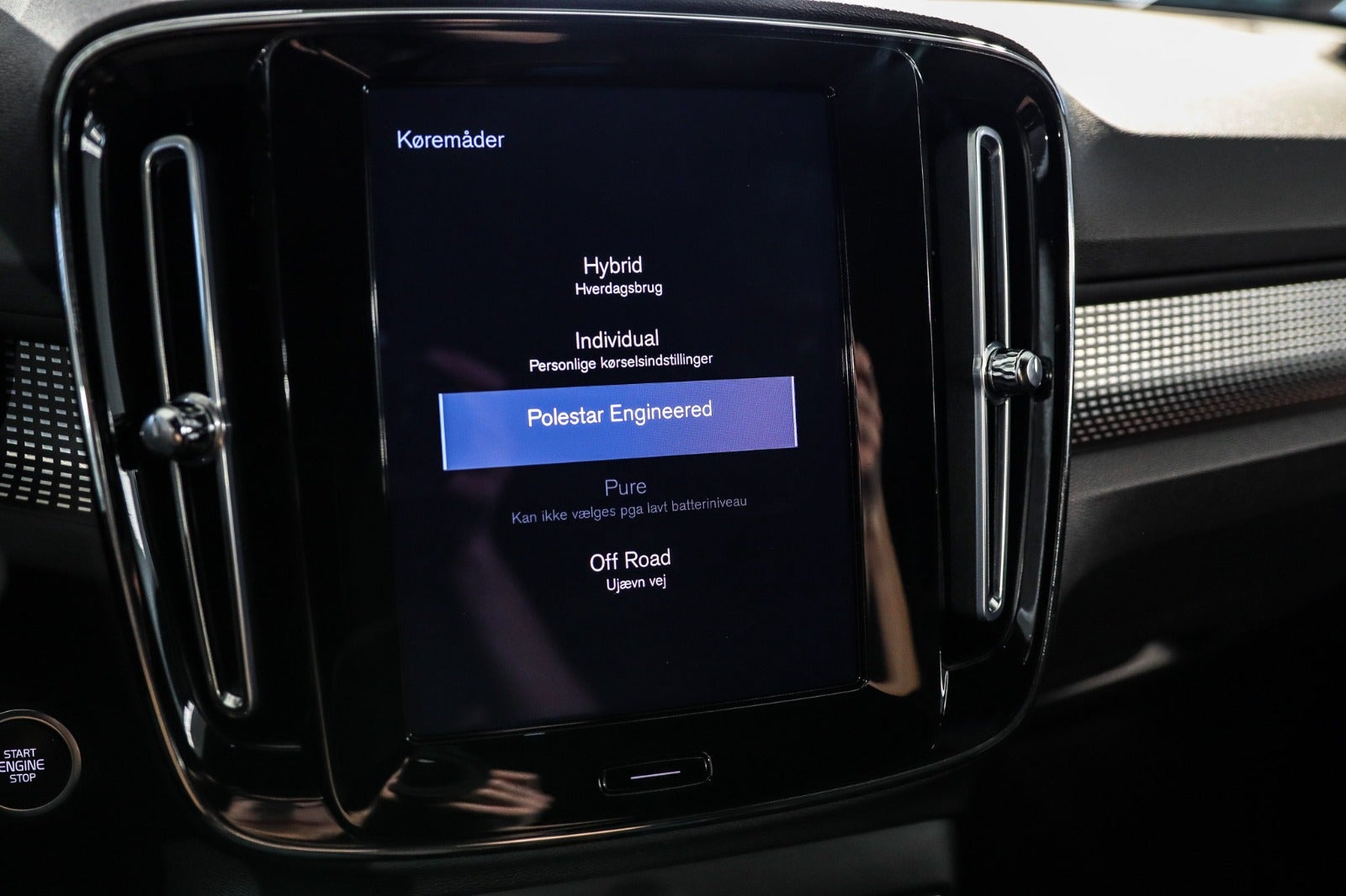 Billede af Volvo XC40 1,5 T5 ReCharge R-Design aut. Van