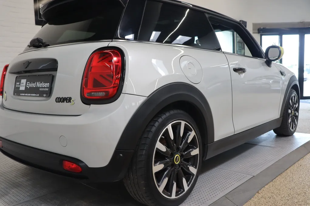 MINI Cooper SE Camden Edition